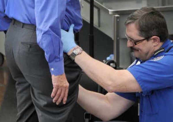 Bondage cuff and tether set Men peeing on themselve
