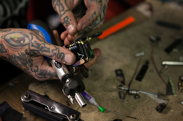 The Art Of Making A Tattoo Gun (Pics) FOOYOH ENTERTAINMENT