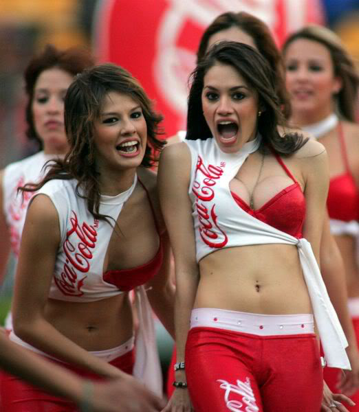 2010 World Cup Cheerleader Showdown: Mexican Porristas Vs 