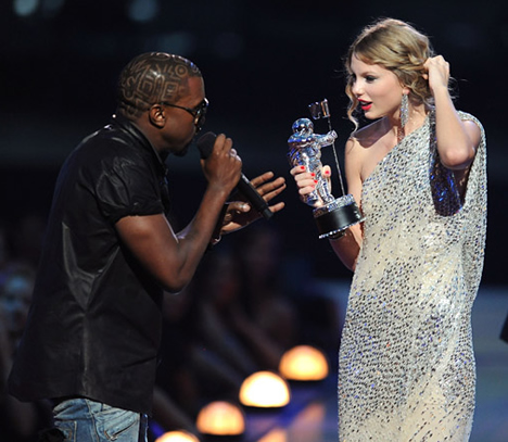 celebrity-halloween-costume-kanye-west-taylor-swift.jpg
