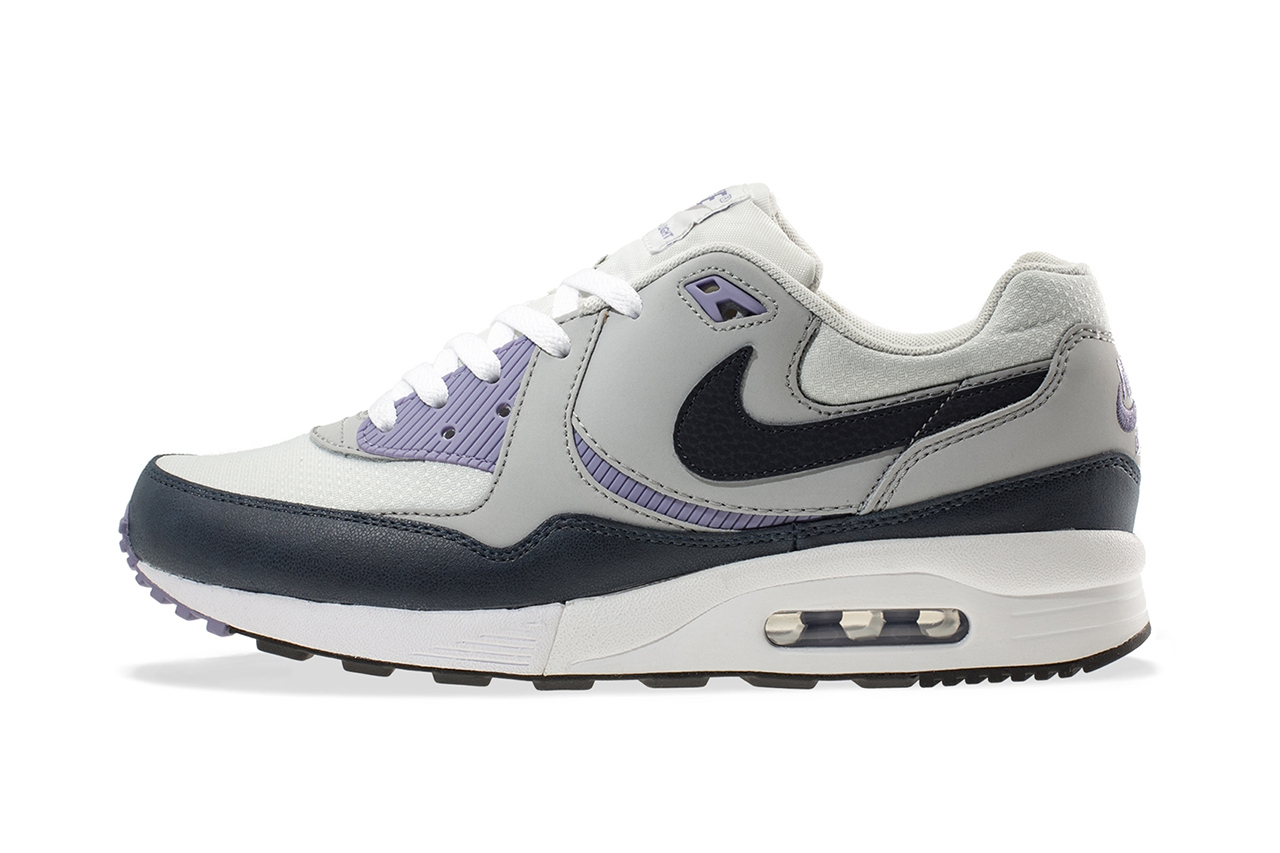 Air light. Nike Air Max Light. Nike кроссовки Air Max Light. Nike Air Max Light Essential. Nike Air Max qt.