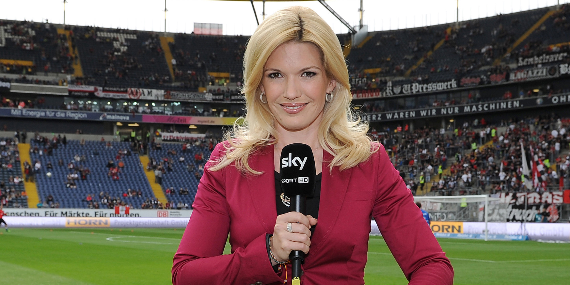 21 Hottest Soccer Reporters Who Make The Game More Beautiful [UPDATE ...