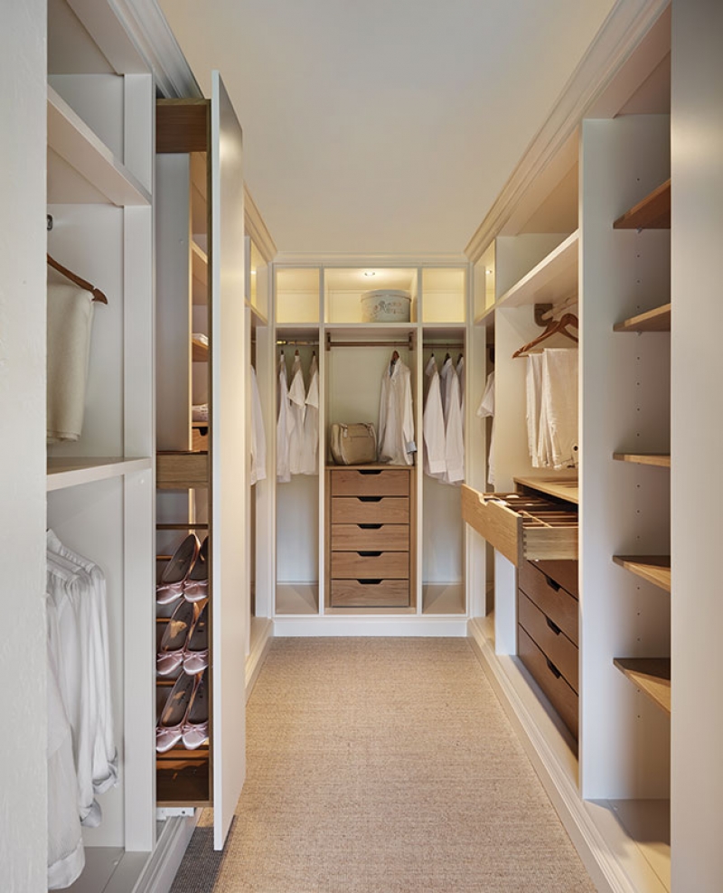 18 Modern Walk in Closet Ideas You Can Steal From :: FOOYOH ENTERTAINMENT
