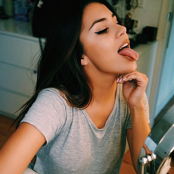 23 Beautiful Women Who Forgot To Put Their Tongue Away Fooyoh