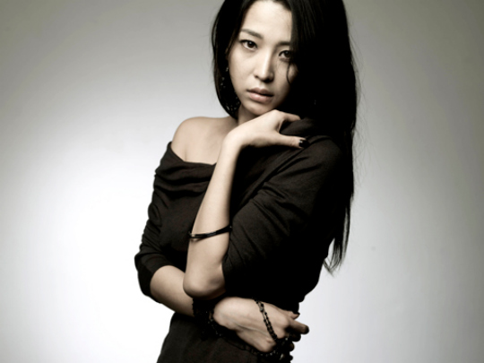 10 Hottest Pictures of The Sexy 41-Year-Old Actress Han Go Eun ...
