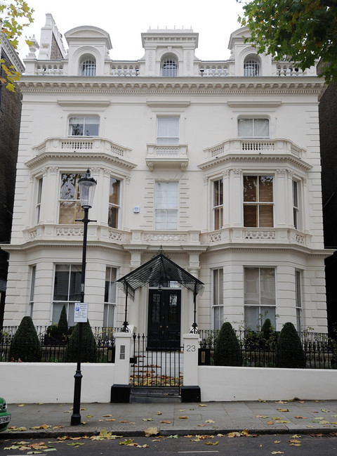 Elsa Hosk Mirror Kelly Brook Street Style