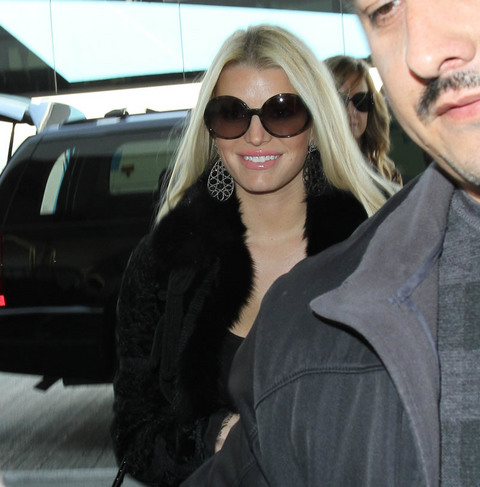 Jessica Simpson Doesn't Look Like Jessica Simpson Anymore :: FOOYOH ...