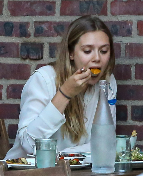 Elizabeth Olsen Enjoyed Getting Naked In Old Boy Fooyoh Entertainment