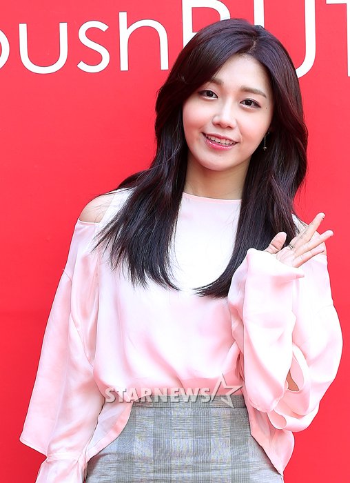 Beautiful Eunji At The Seoul Fashion Week :: Daily K Pop News | Latest ...