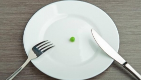 10 Reasons WHY You Overeat